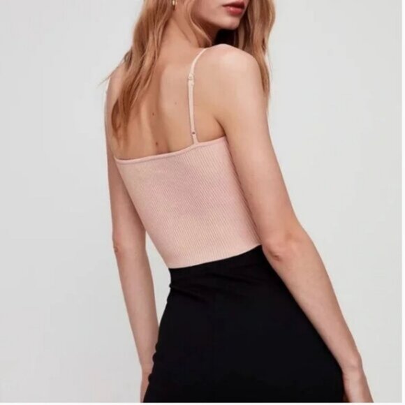 Aritzia Babaton Denzell Ribbed Sculpt Adjustable Strap Cropped Camisole Size XXS - Picture 3 of 7